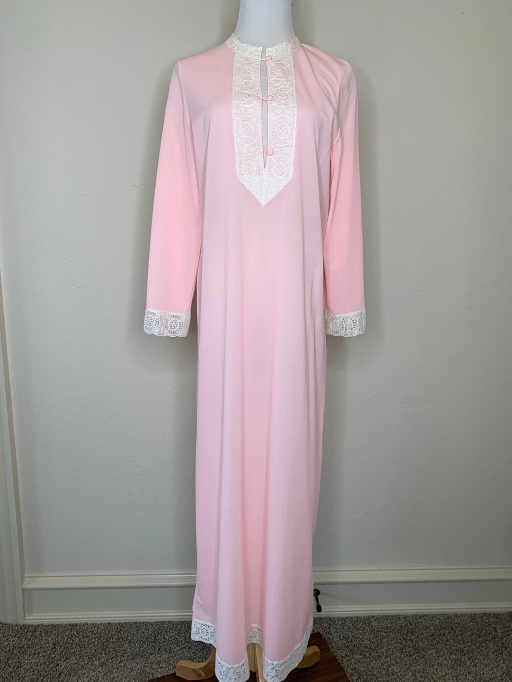 Vintage Pink Lace Long Sleeve Nightgown Lace Trimmed ? Small